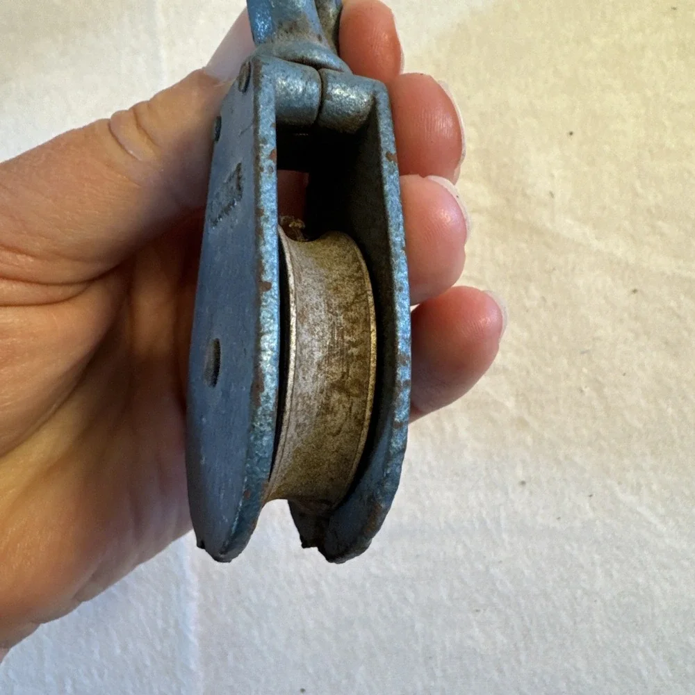 Vintage Metal Pulley Block Single Wheel Fixed Eye 